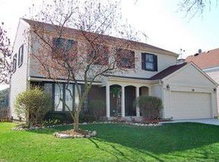 13 Montgomery Ln, Vernon Hills, IL 60061