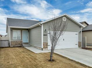 1663 E Shadow Dr, Eagle Mountain, UT 84005