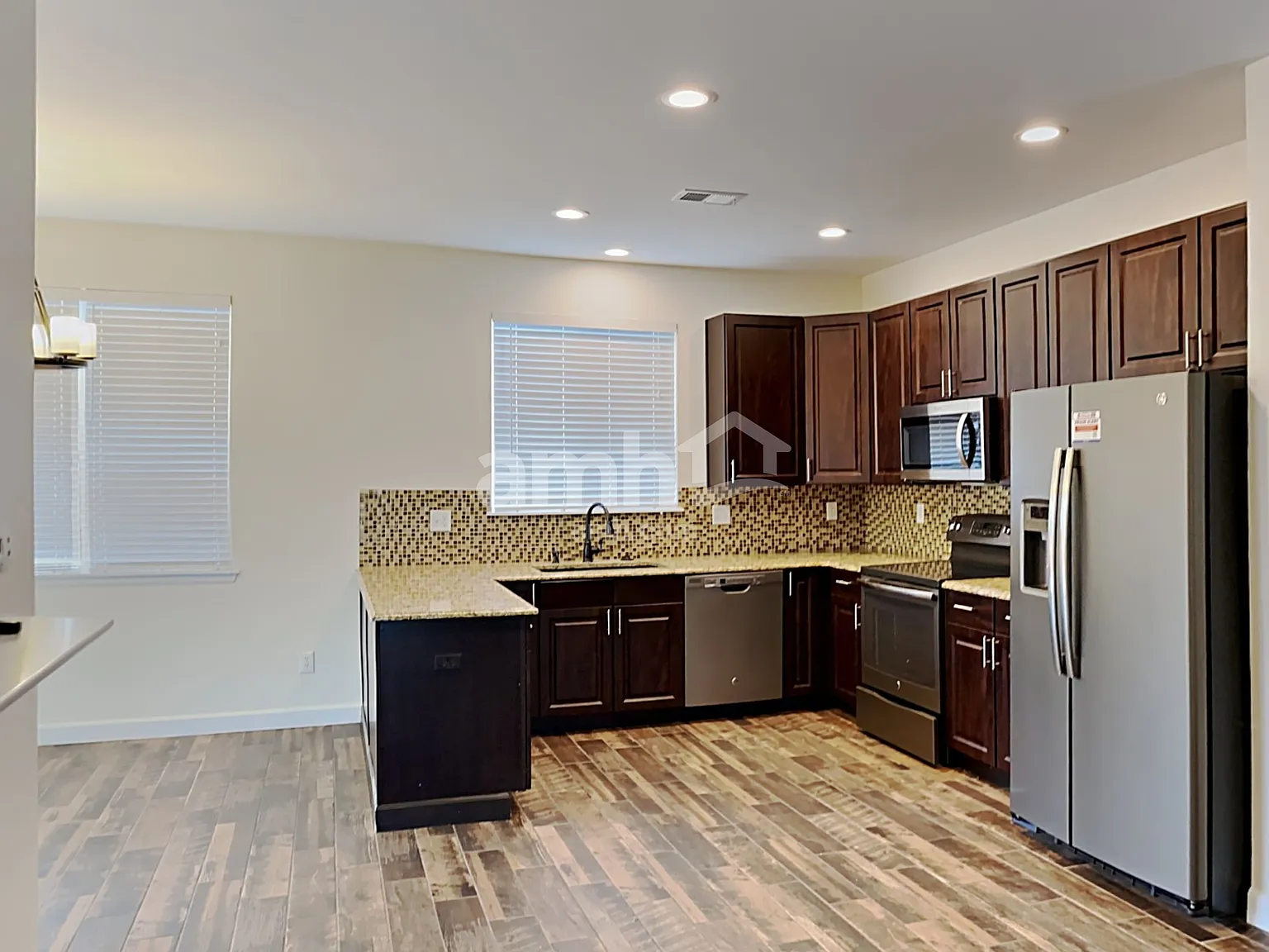 3 bed, 2.5 bath, 1628 sqft, $2,880 — Photo 3