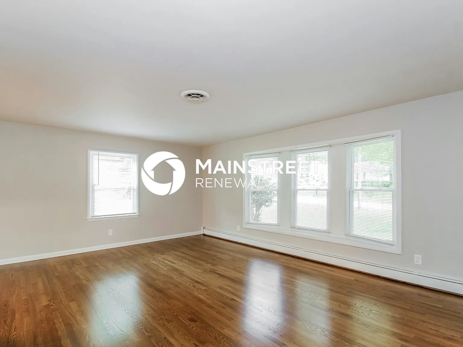 501 Florham Dr — Photo 3