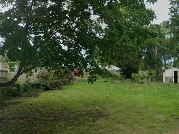 816 S Woodbury St, Independence, MO 64050