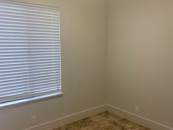 2nd image of 3263 Belmont Ave APT 5