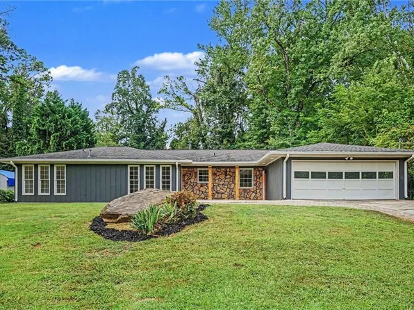 1129 Carla Joe Dr SW, Lilburn, GA 30047