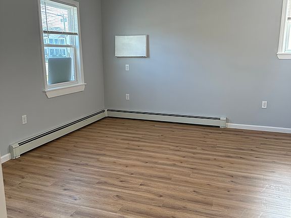 2nd image of 78-80 82 84 Burnside Ave #B
