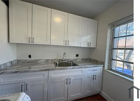 1421 SW 37th Ave — Photo 10