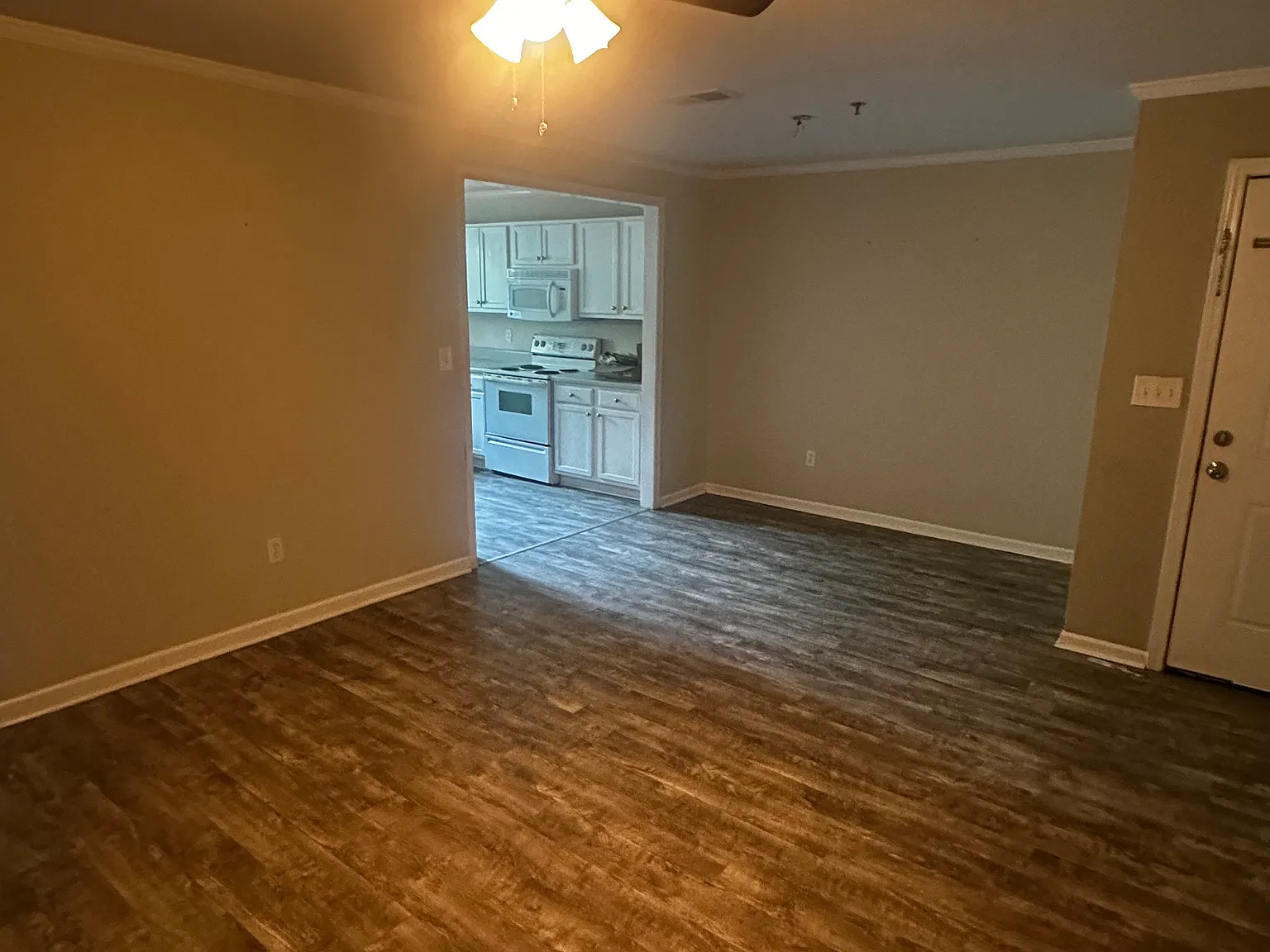 2 bed, $1,350 — Photo 3