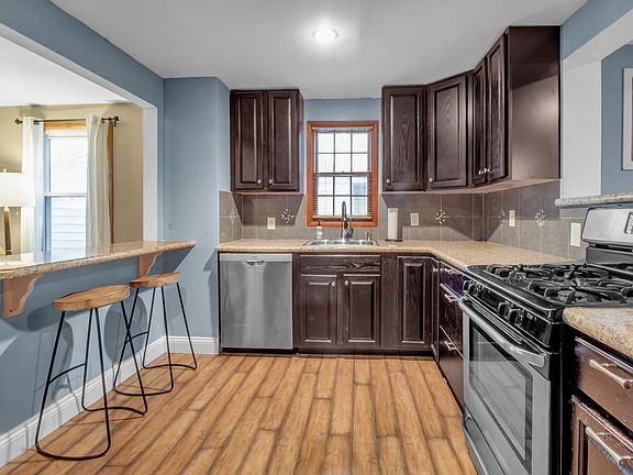 3rd image of 191 Greenway Blvd