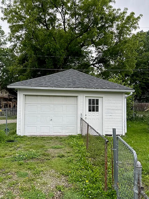 2 bed, 1192 sqft, $975 — Photo 2
