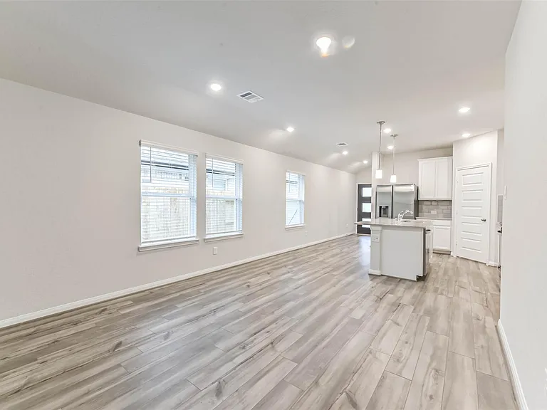 17590 Rosette Grass Dr — Photo 16