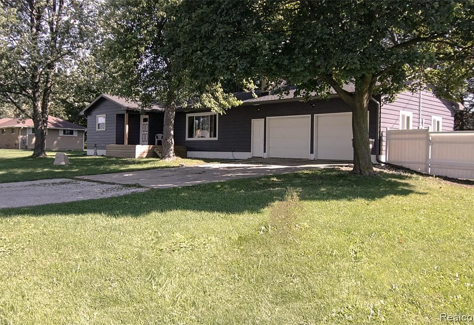 1st image of 110 Elmwood Dr