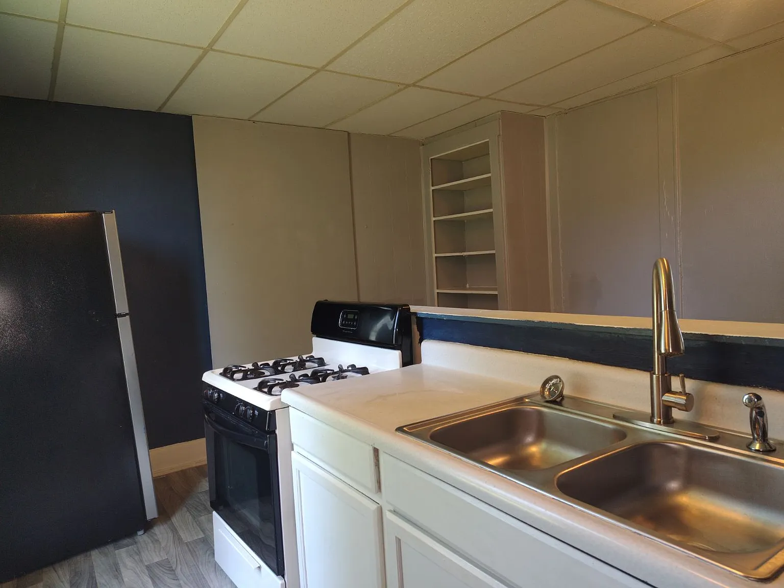 2 bed, 900 sqft, $875 — Photo 1