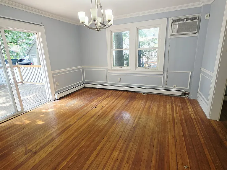 569 W 7th Ave #1A — Photo 12