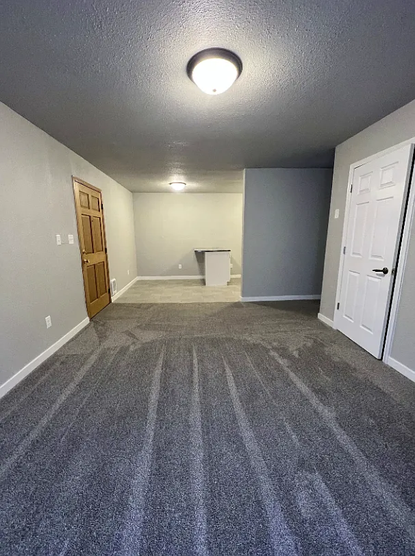 735 Center Avenue West — Photo 1