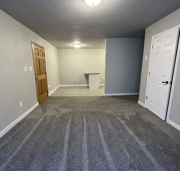 735 Center Avenue West — Photo 1