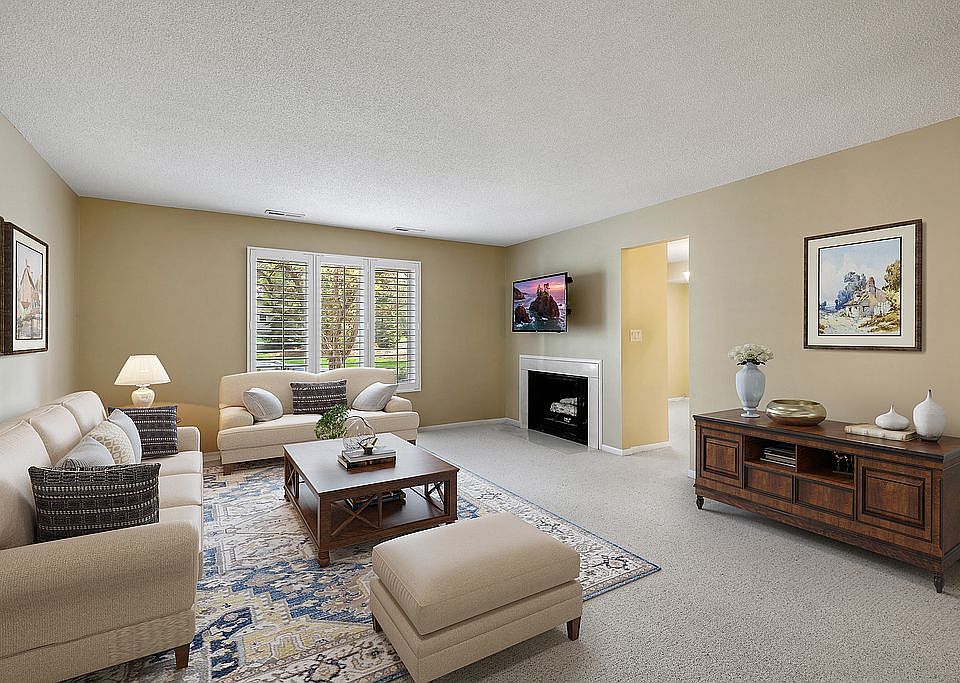 1st image of 689 Wentworth Ave APT 101