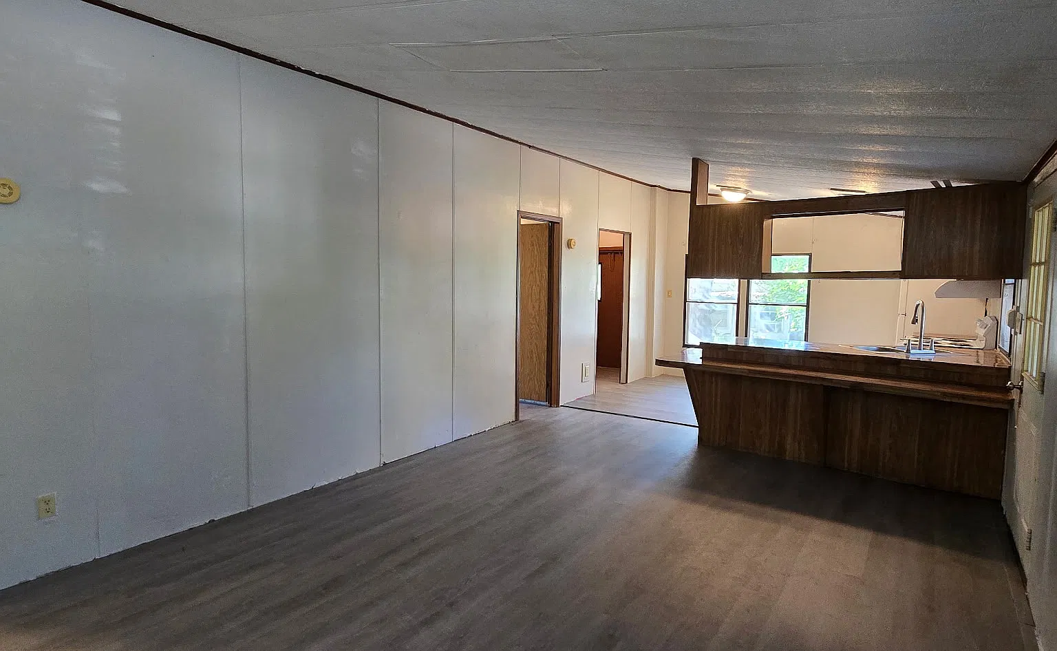 3 bed, 1040 sqft, $1,500 — Photo 3