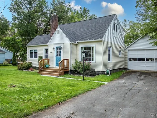5752 Crabtree Ln, Cicero, NY 13039