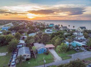 130 10th St, San Leon, TX 77539