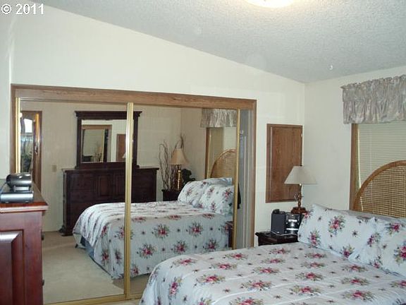 5th image of 14204 NE 10th Ave Unit 68