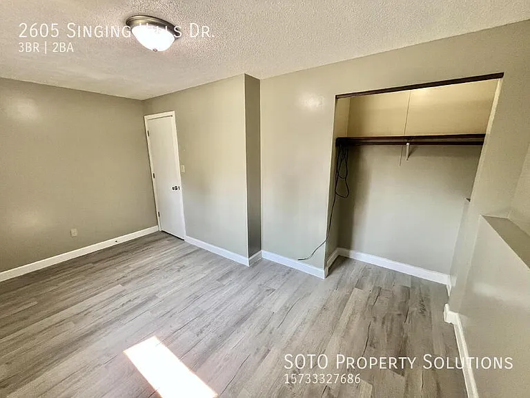 2605 Singing Hills Dr — Photo 35