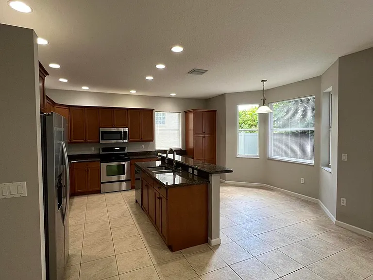 9070 Dupont Pl — Photo 21