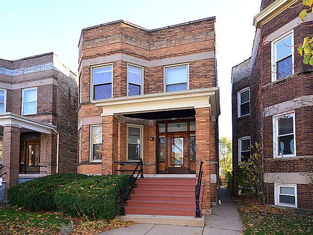 1st image of 2455 W Ainslie St