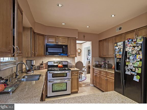 5th image of 1616 Redwood Dr
