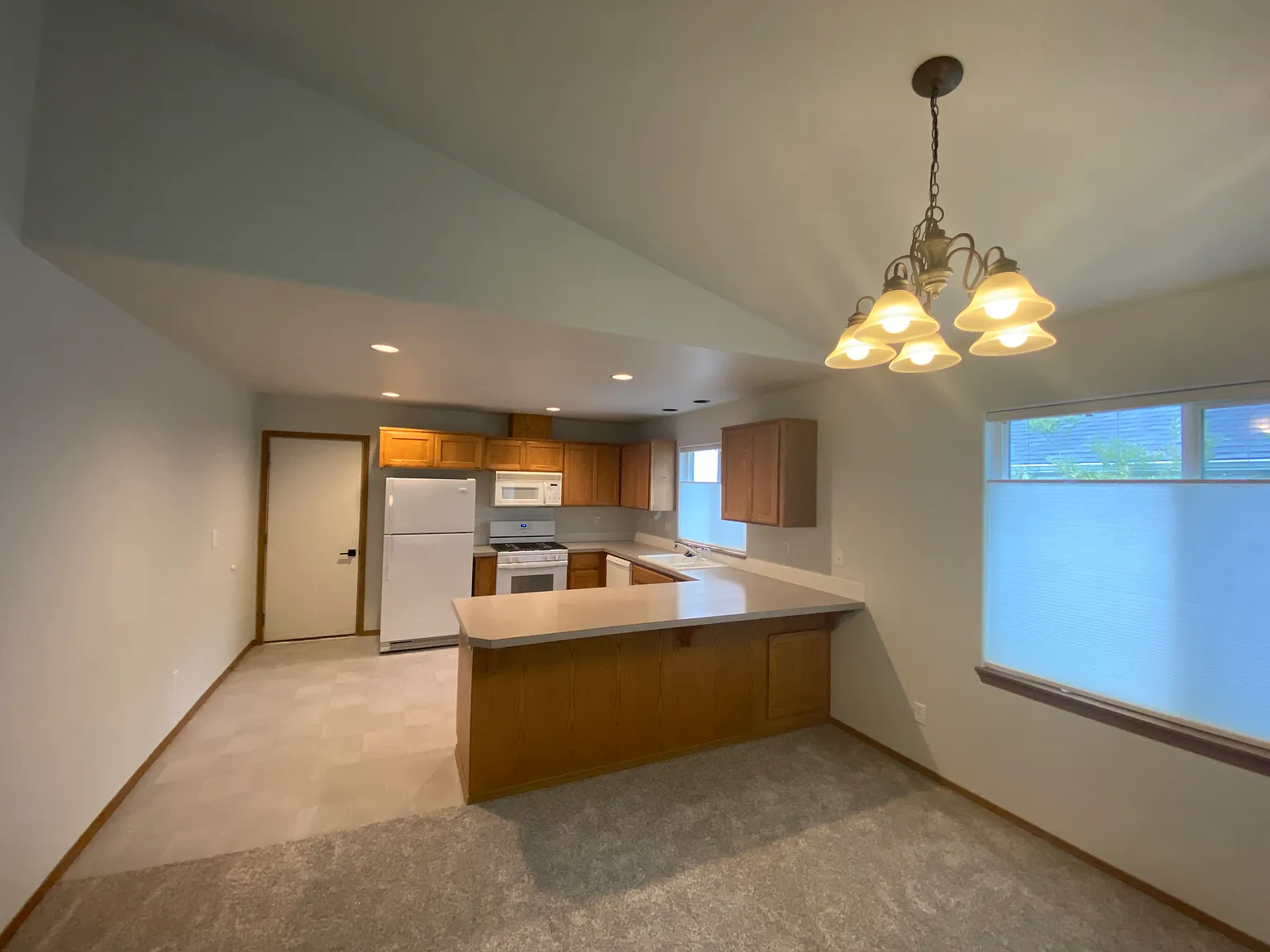 2 bed, 1073 sqft, $2,795 — Photo 4