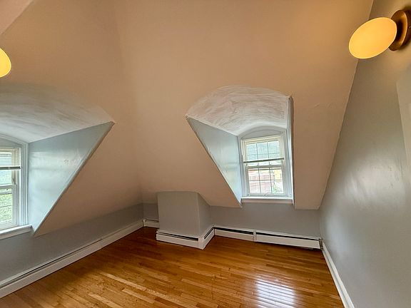 5th image of 112 Keene St APT 6