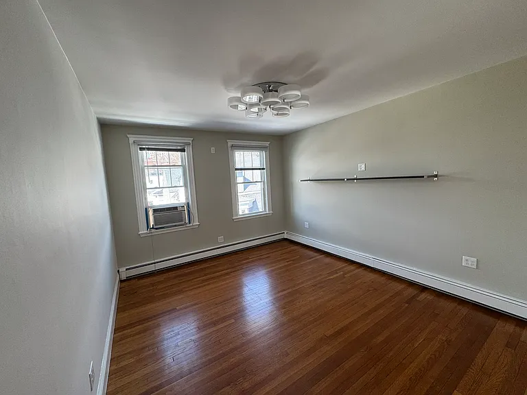 84 Tudor St #6 — Photo 10