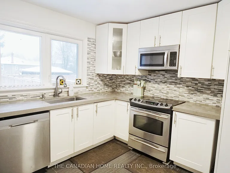 174 Patricia Ave — Photo 5