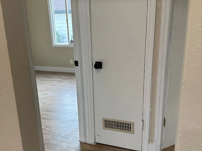 227 E Louise Ave — Photo 17