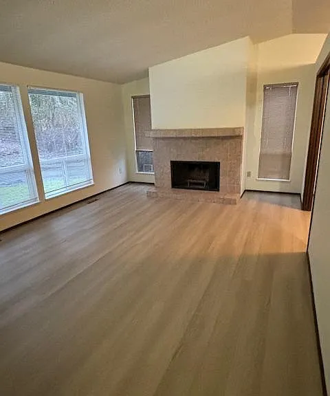 8605 22nd St W — Photo 2