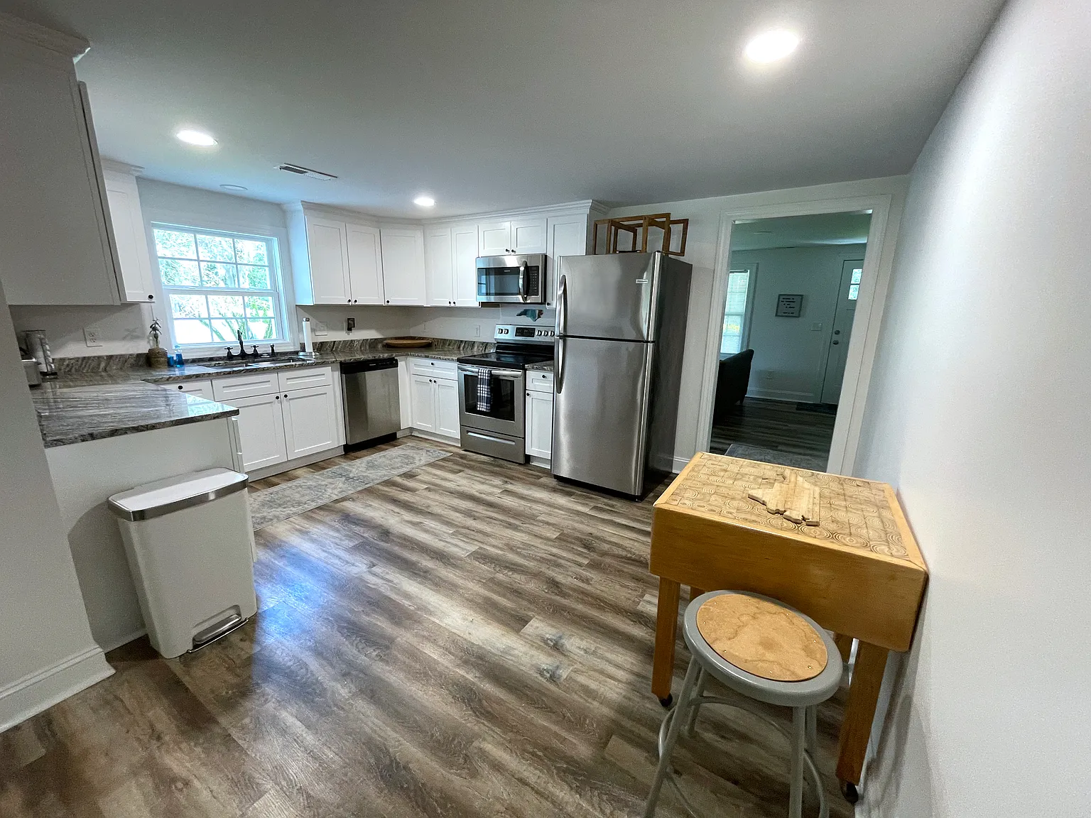 3 bed, 1840 sqft, $2,950 — Photo 4