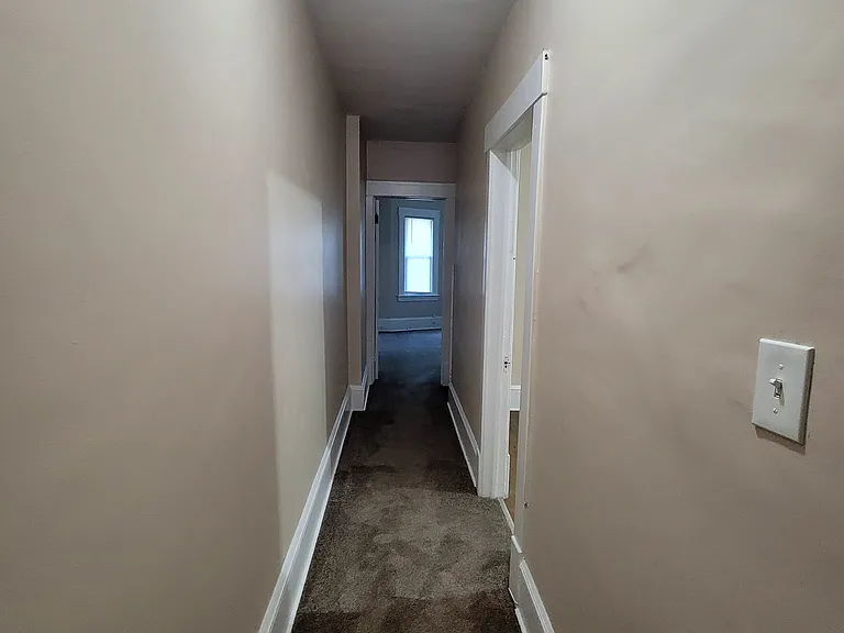 2266 Grandview Ave — Photo 17