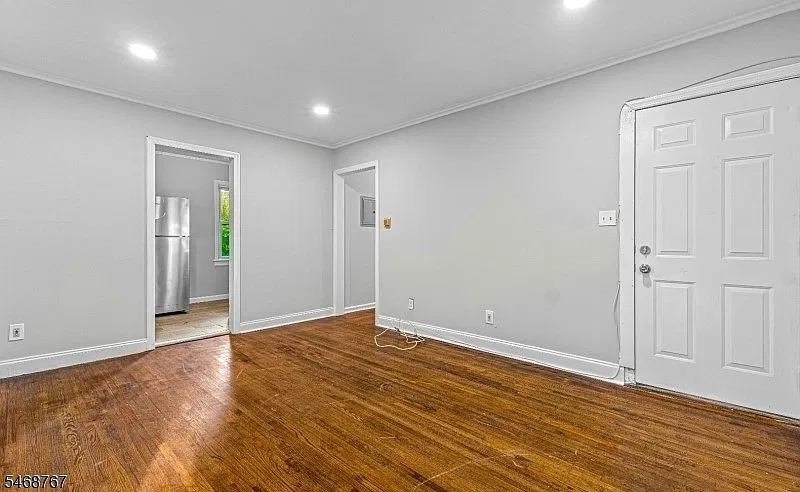 2 bed, 1.0 bath, $2,100 — Photo 4
