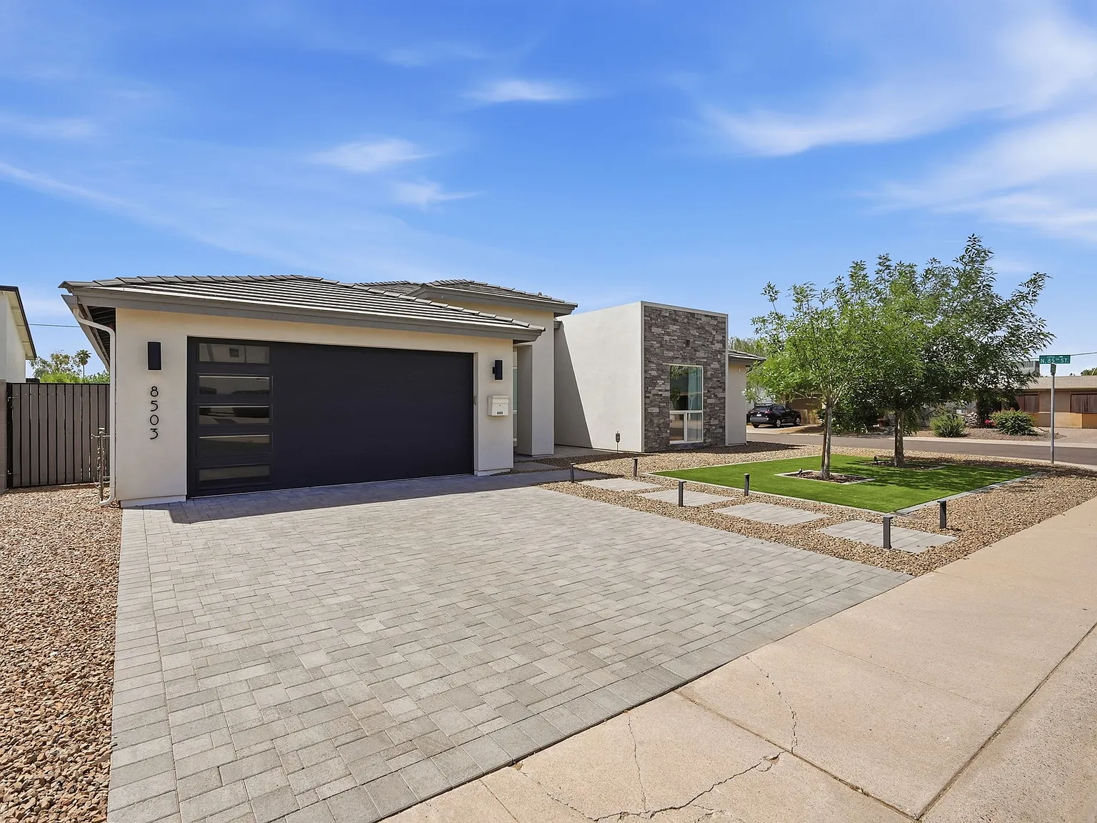 4 bed, 2765 sqft, $5,295 — Photo 2