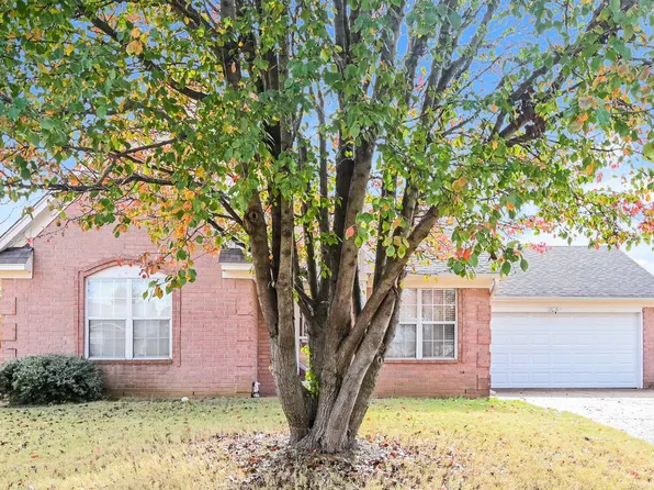 4155 Shadow Oaks Dr, Horn Lake, MS 38637