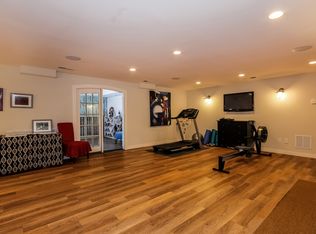 171 Pine Orchard Rd, Branford, CT 06405