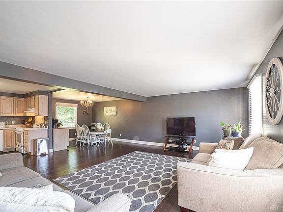 5th image of 351 Roselake Dr