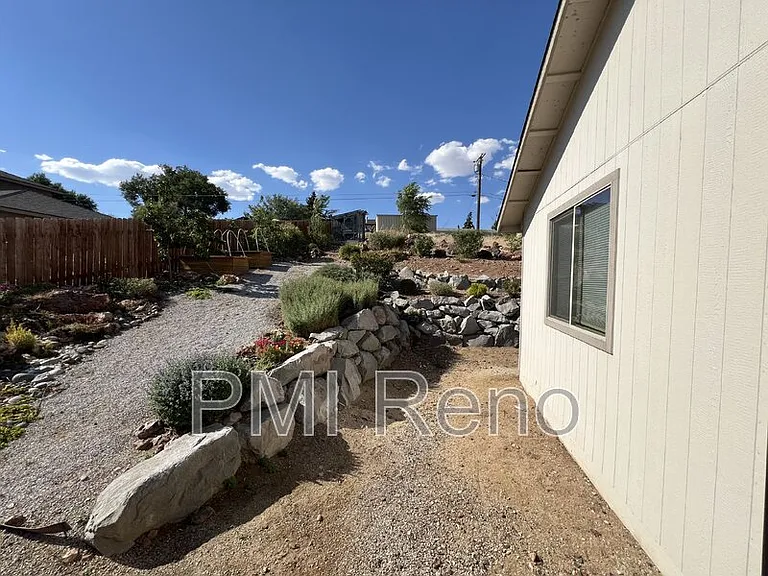 3025 Comstock Dr — Photo 25