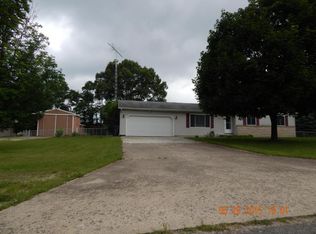 28033 Timberly Dr, Sturgis, MI 49091