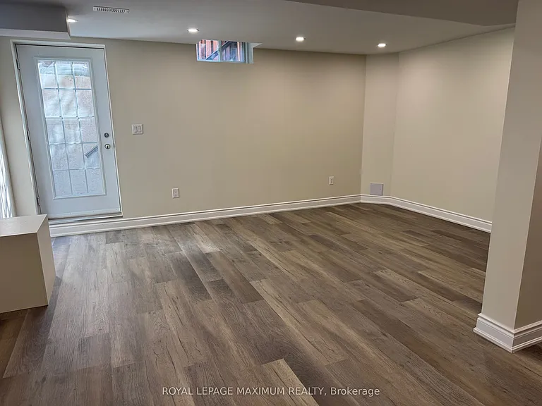 38 Credo Dr — Photo 2