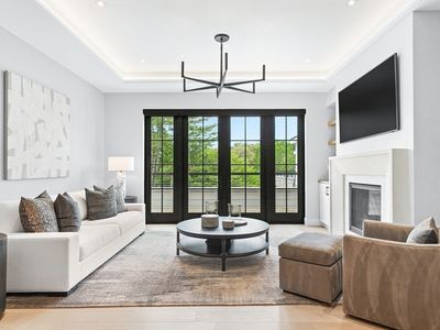 148 Weston Rd #304, Wellesley, MA, 02482