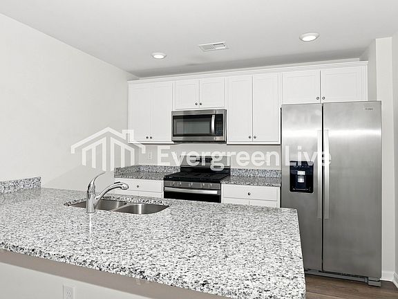 5th image of 2220 Courtina Way