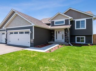 103 9th Ave S, Isanti, MN 55040