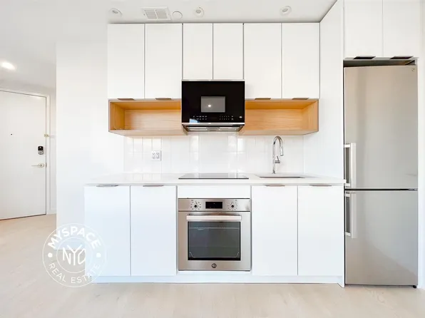 280 Meeker Avenue image 5 of 24