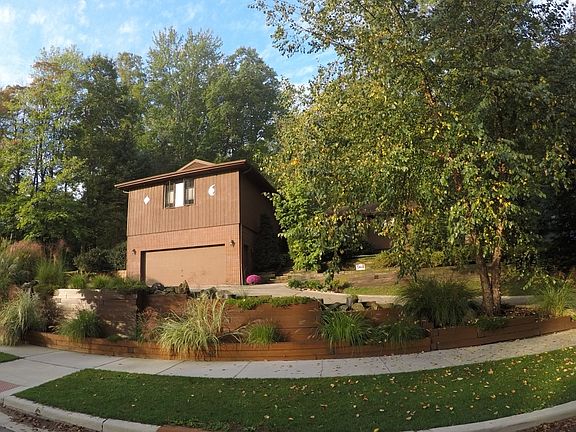 2nd image of 940 Kingswood Dr