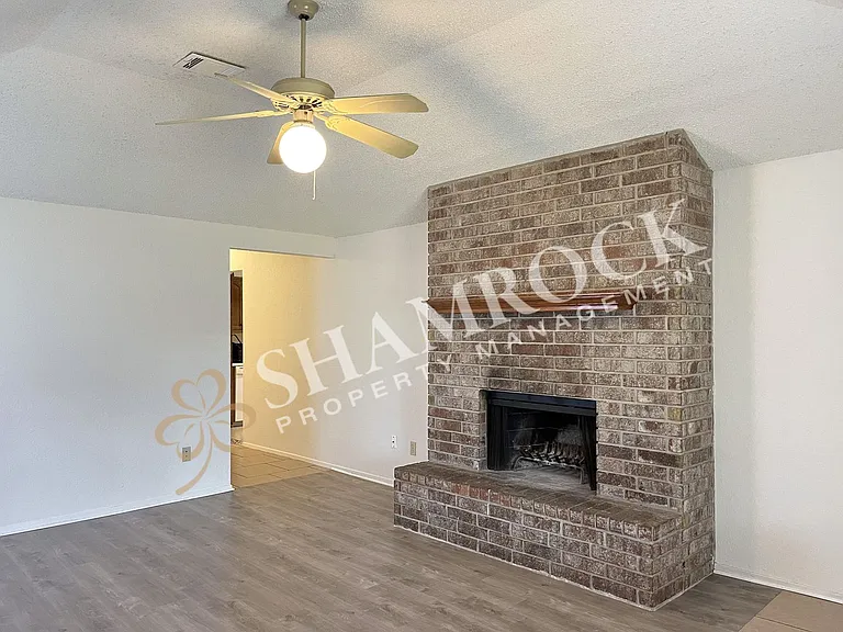 2103 Kirby Lee St — Photo 3