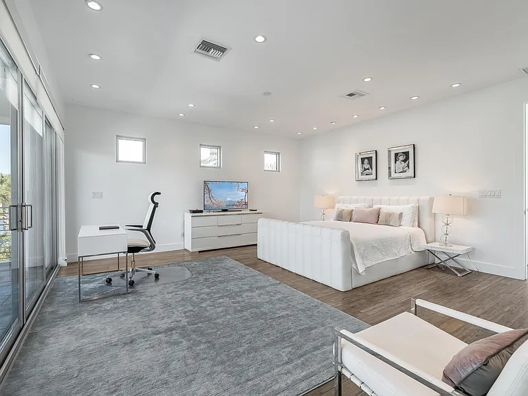 117 S Gordon Rd — Photo 30